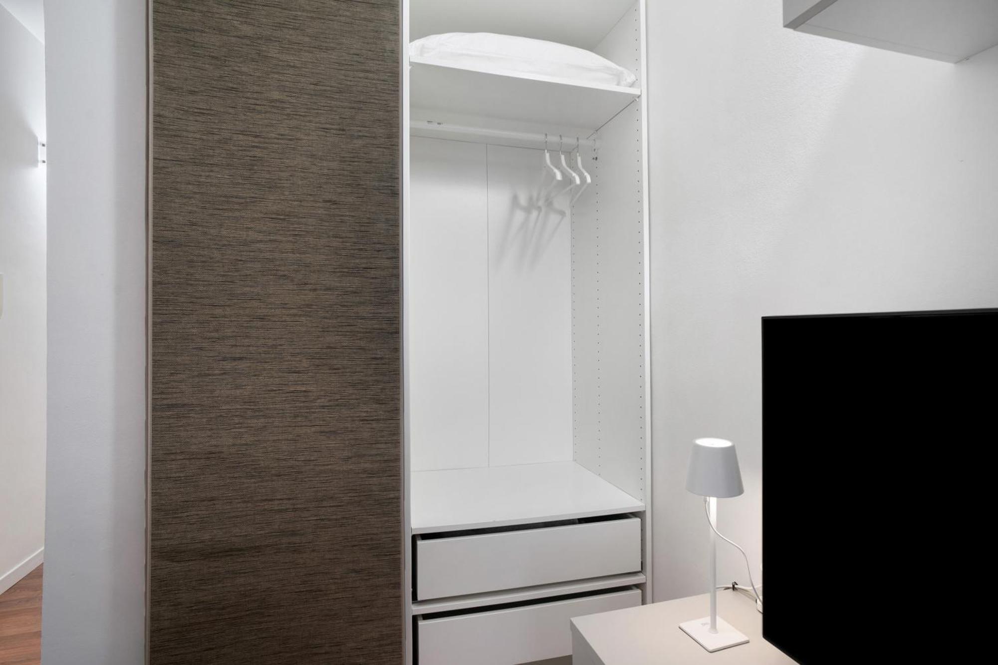 La Perla Grigia Apartment *